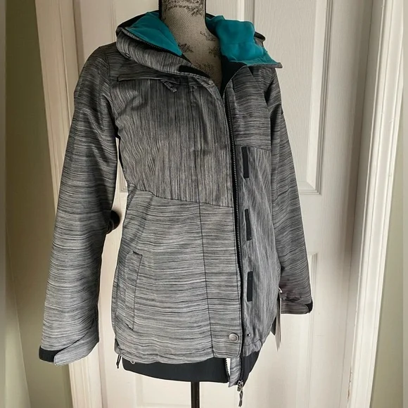 NWT Roxy Snow Jacket - Picture 1 of 4